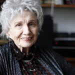 Alice Munro, nữ hoàng truyện ngắn người Canada đoạt giải Nobel, qua đời ở tuổi 92