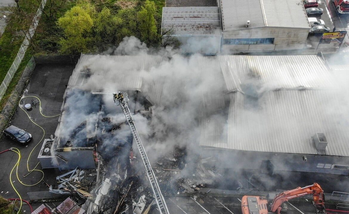 Hundreds flee as fire rips through German nightclub