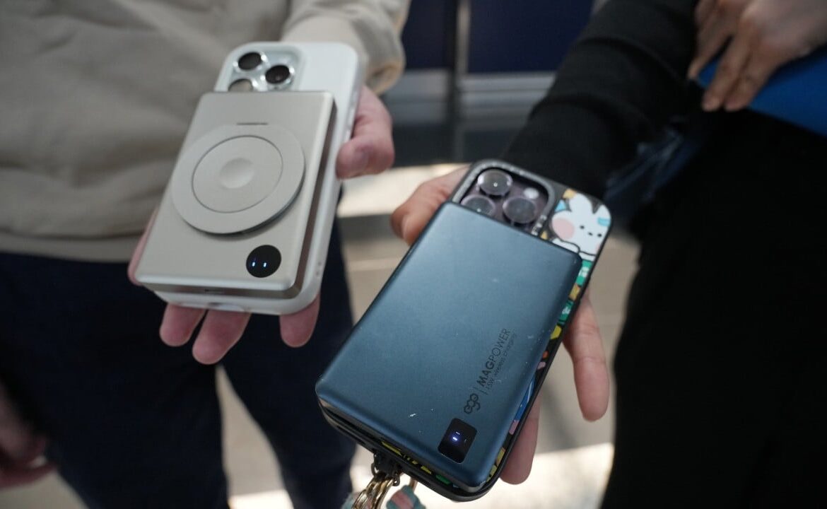 Hong Kong airport caps power banks to 2 per passenger in line with global rule