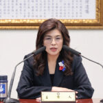 Taiwan Opposition Leader Faces Heated Challenge From Audience Member at New York Event