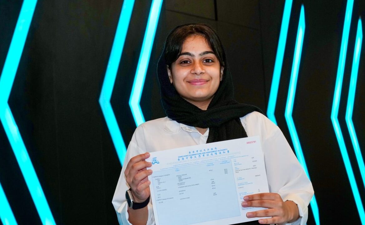 How ethnic minority students overcame language barriers to score high on DSE exams