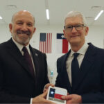 Lutnick Says Trump Administration Told Apple It Opposes Buying Chinese Memory Chips