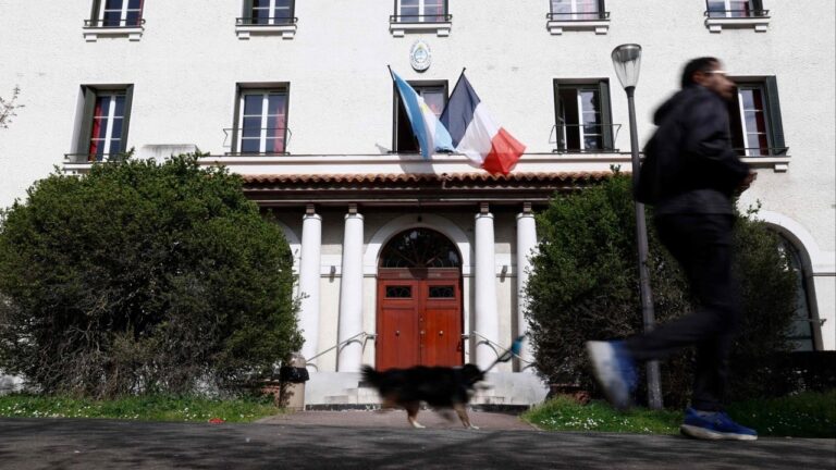‘Mini-dictatorship’: Students slam far-right turn at Argentina-run residence in Paris