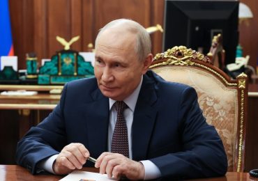 Putin holds Ukraine peace talks with Trump’s envoy Witkoff, frees American Hubbard