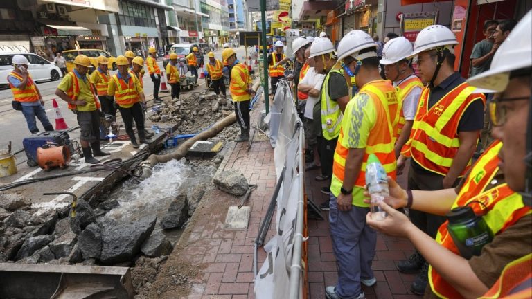 Households in parts of Eastern district without water after pipe burst in Shau Kei Wan