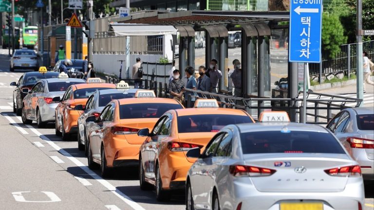 South Korea’s Seoul wants to put brakes on taxi overcharging
