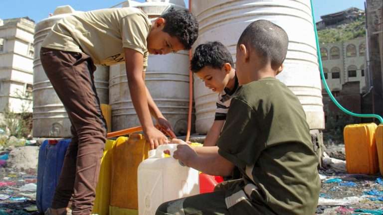In besieged Yemeni city, drinking water supplies hit crisis levels
